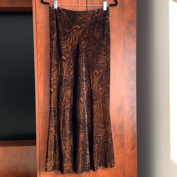 Lauren Ralph Lauren Velvet A-Line skirt, Size 6 - Picture 2 of 13
